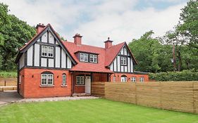 1 Golf Links Cottages